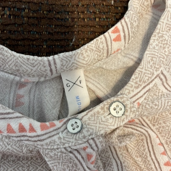 Gentle Fawn Geometric Top - Picture 2 of 6